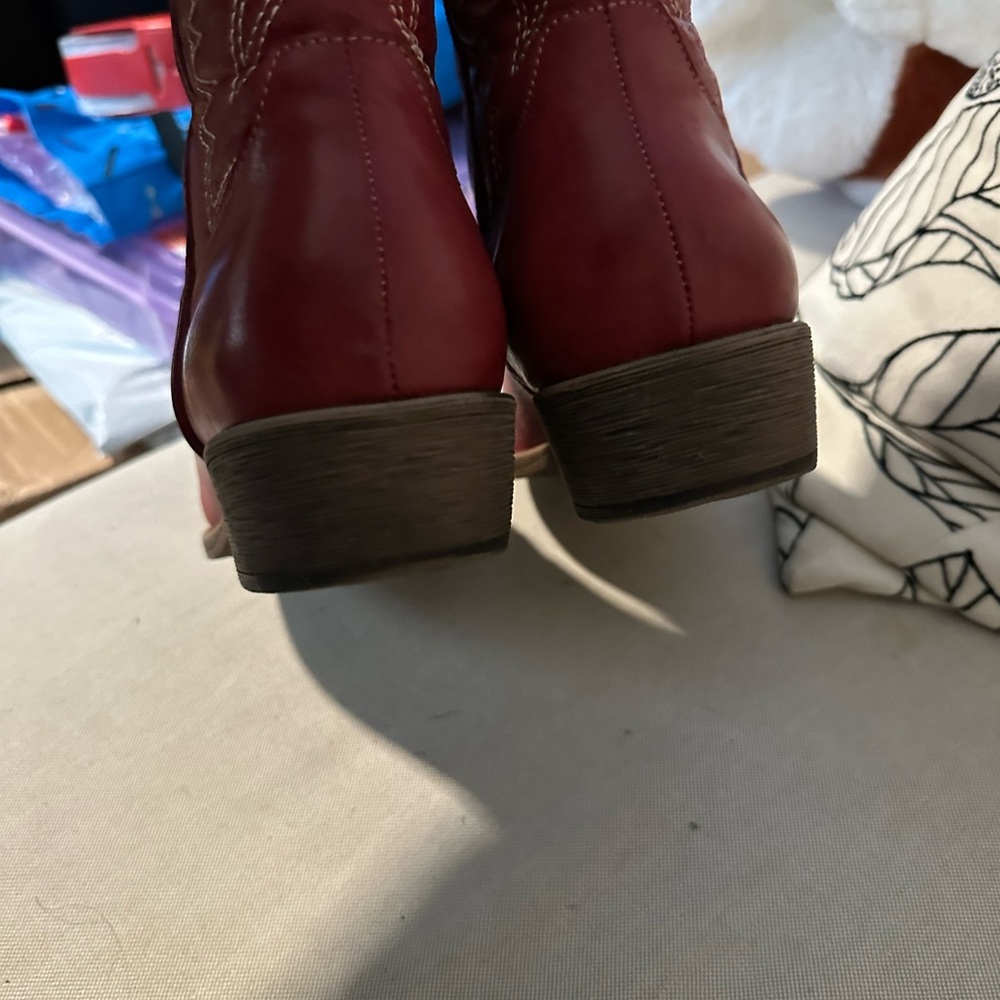 Red cowgirl boots - Picture 3 of 5